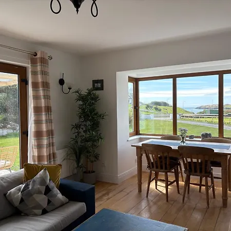 別荘 Luxurious Large West Cork With Seaviews スキバリーン